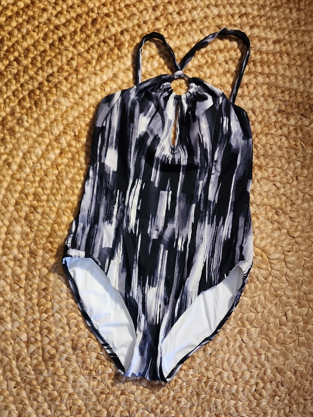 Amoressa Sudo=Halter One-Piece Swimsuit